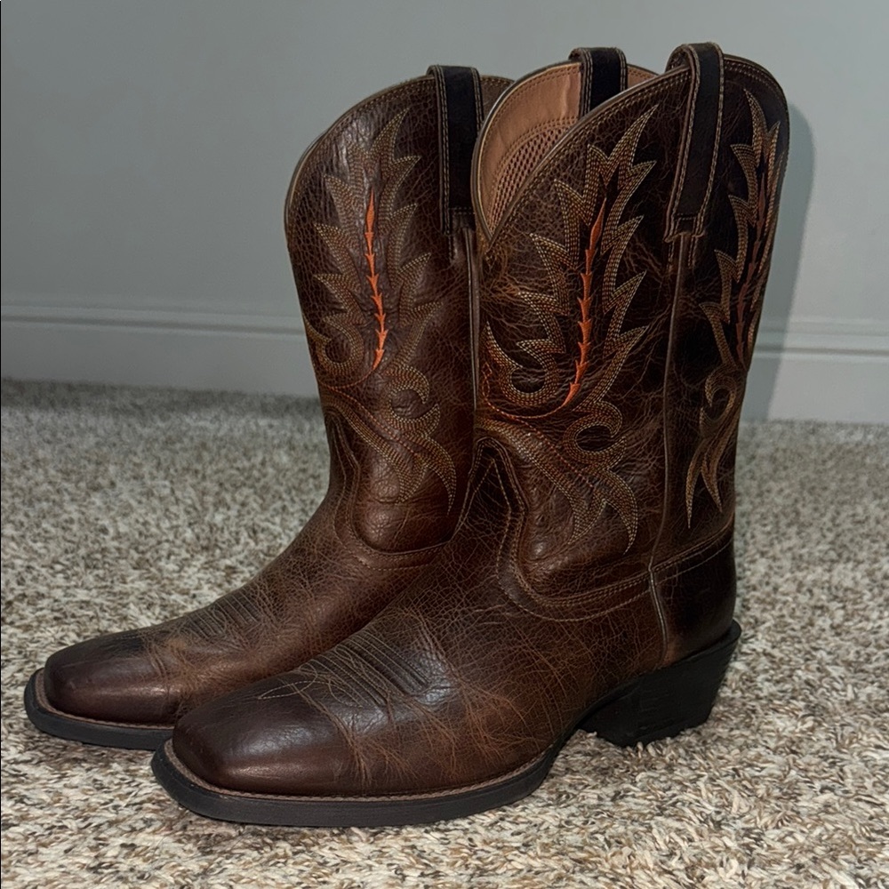 Ariat Leather Cowboy Boots (Men’s, 10.5)